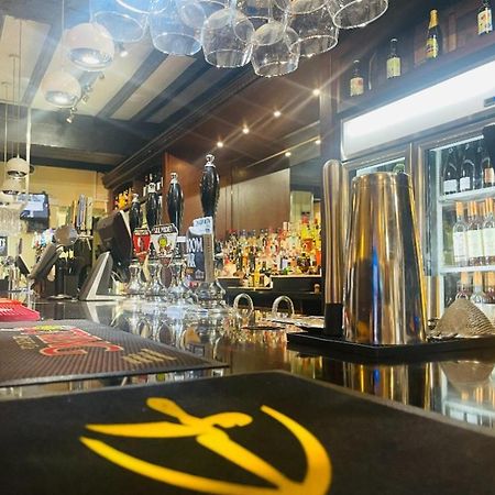 The Bell Hotel Aylesbury เอลส์เบอรี ภายนอก รูปภาพ